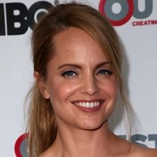 Mena Suvari