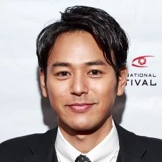 Satoshi Tsumabuki