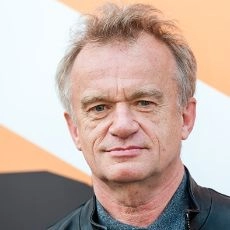 Dominique Pinon