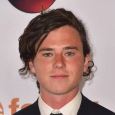 Charlie McDermott