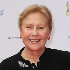 Giulia Lazzarini