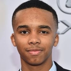 Donis Leonard Jr.