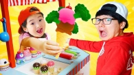 Boram and Konan Cooks with Cute Kitchen toy