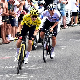 Інтриги, завали і Альпи. Підсумки другого тижня Тур де Франс | Тандем